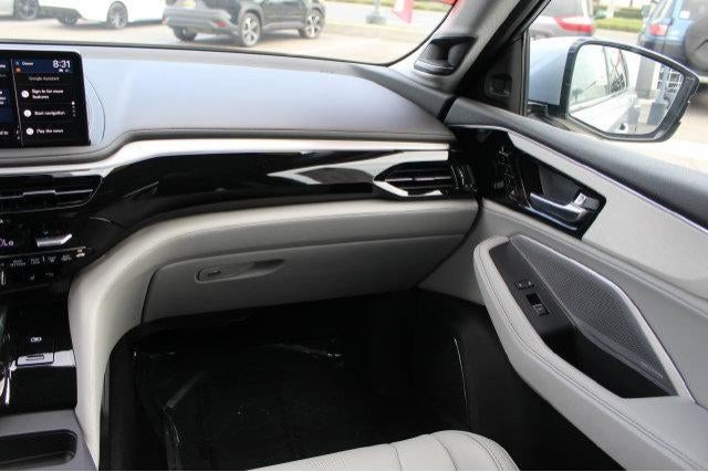 Used 2025 Acura MDX w/ Technology Package FWD image 43