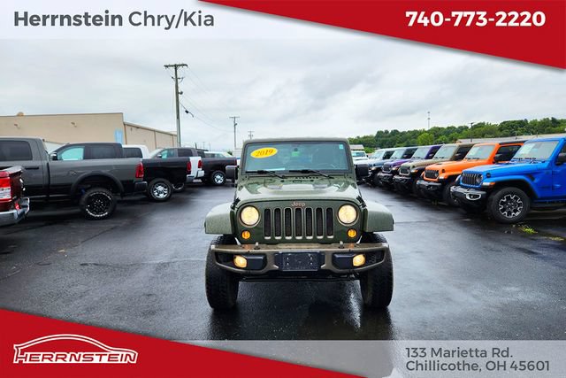 Used 2016 Jeep Wrangler Unlimited Sahara AWD/4WD image 2