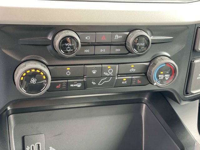 New 2026 Ford F350 XLT w/ XLT Premium Package AWD/4WD image 17
