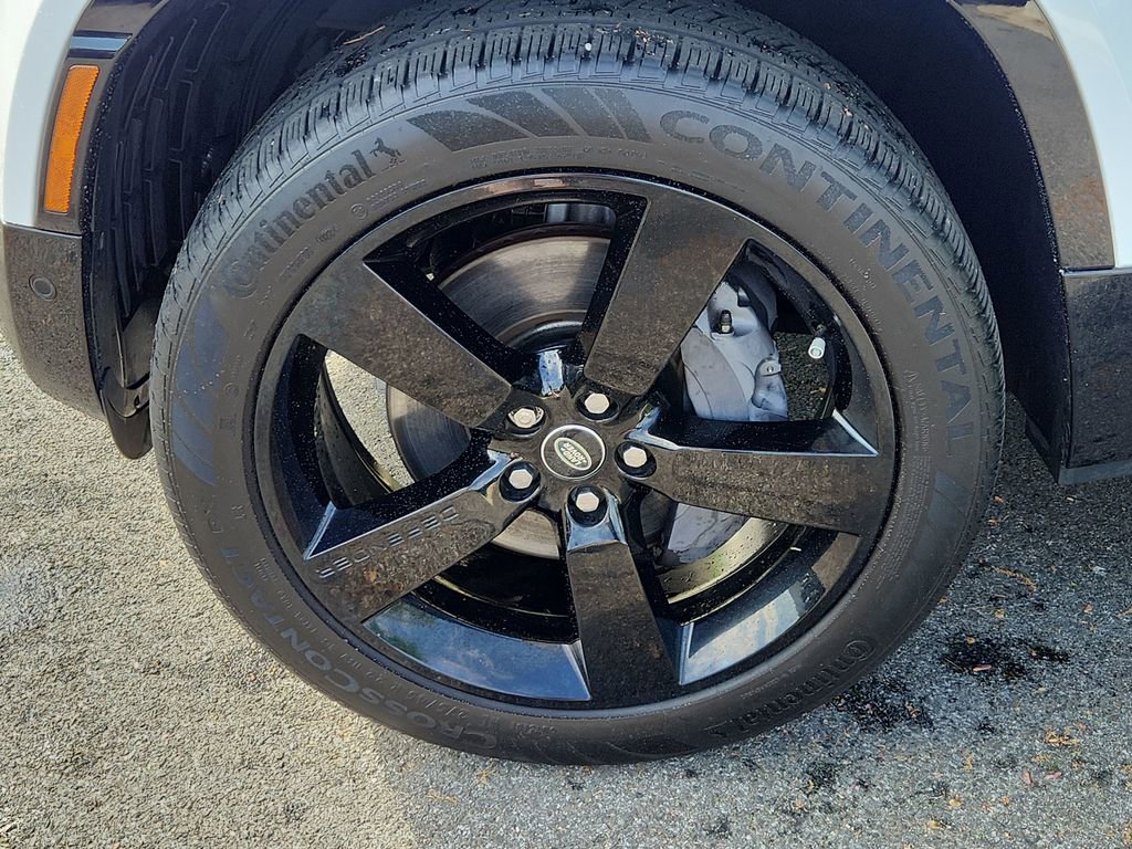 Used 2024 Land Rover Defender 110 X-Dynamic SE AWD/4WD image 9