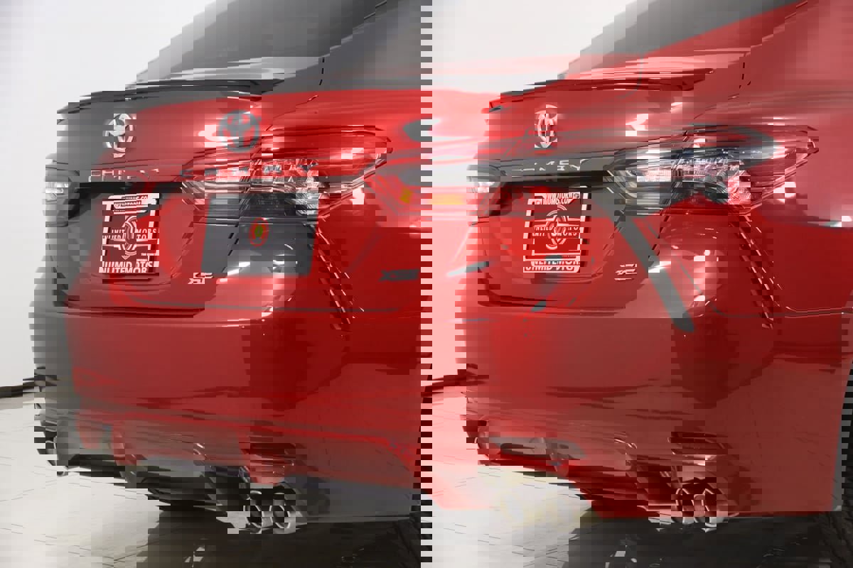 Used 2021 Toyota Camry XSE FWD image 43