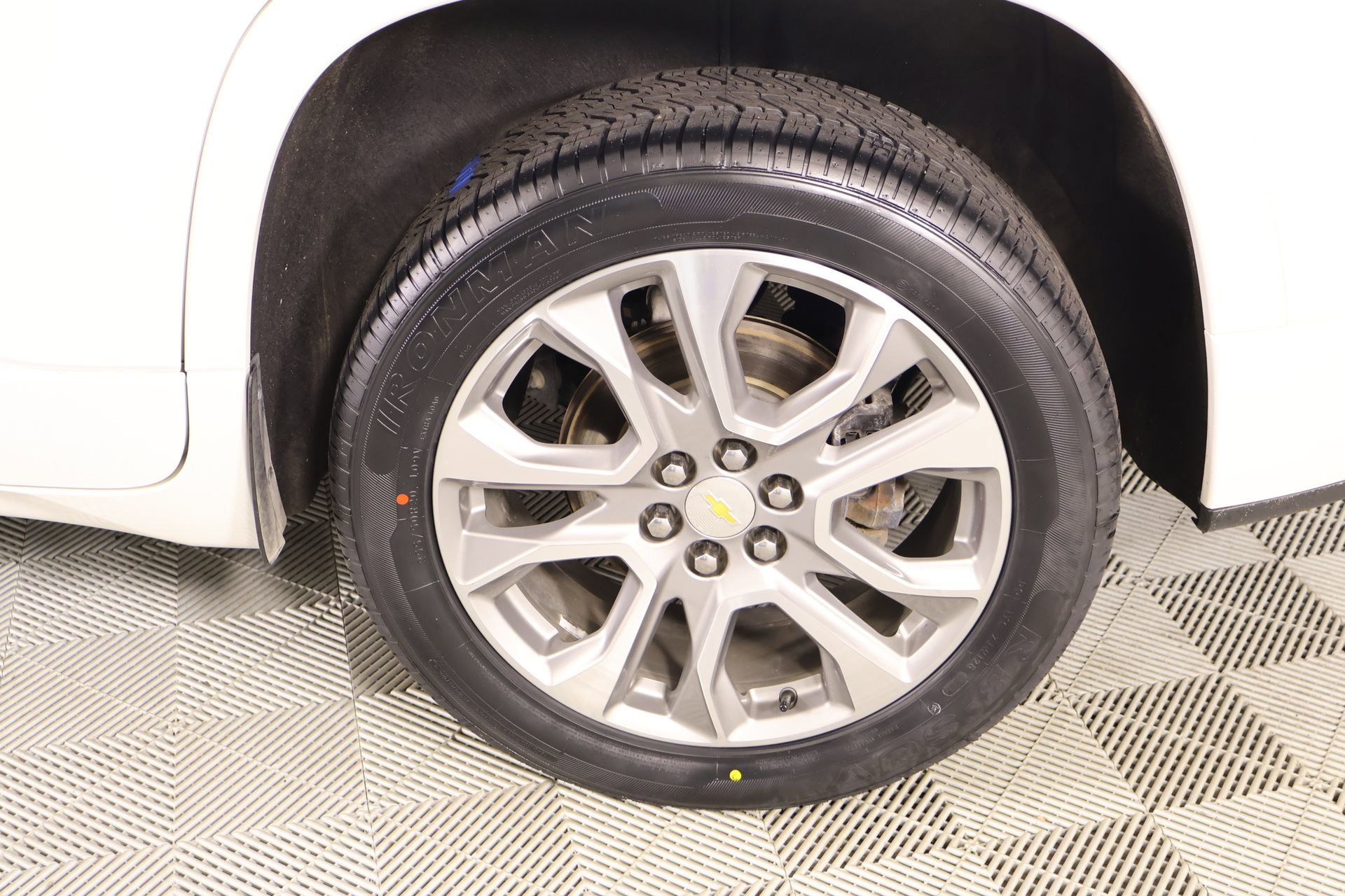 Used 2021 Chevrolet Traverse Premier w/ LPO, Floor Liner Package AWD/4WD image 22