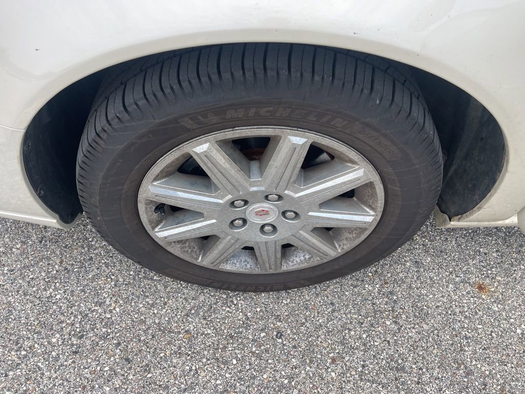 Used 2010 Cadillac DTS Premium w/ Driver Awareness Package image 19