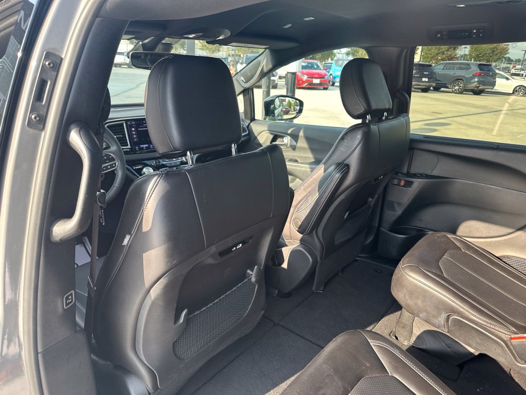 Used 2025 Chrysler Pacifica Select FWD image 29