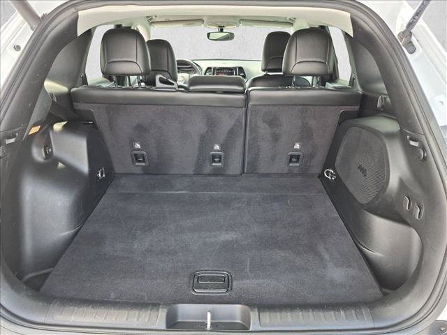 Used 2019 Jeep Cherokee Limited FWD image 6