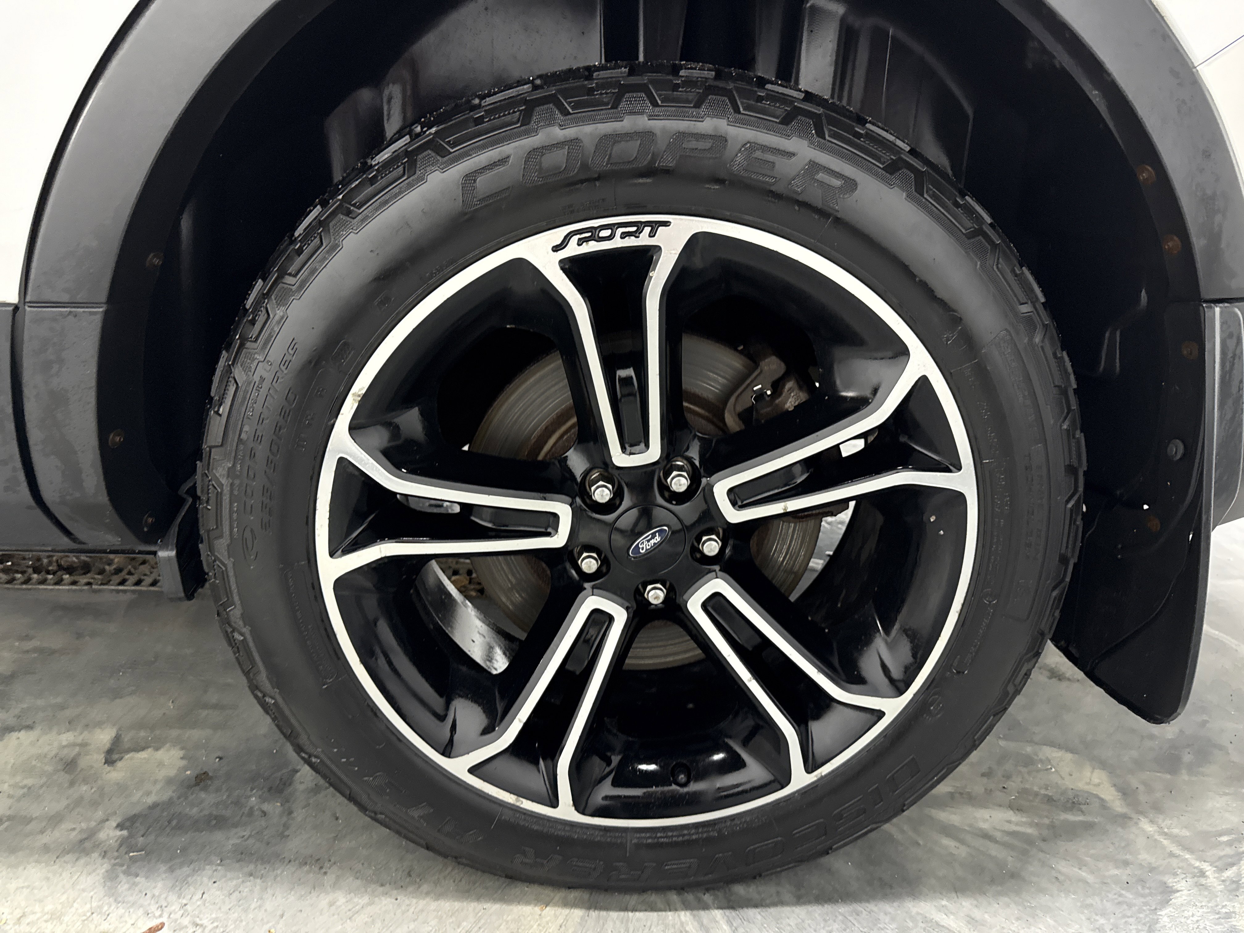 Used 2014 Ford Explorer Sport image 31