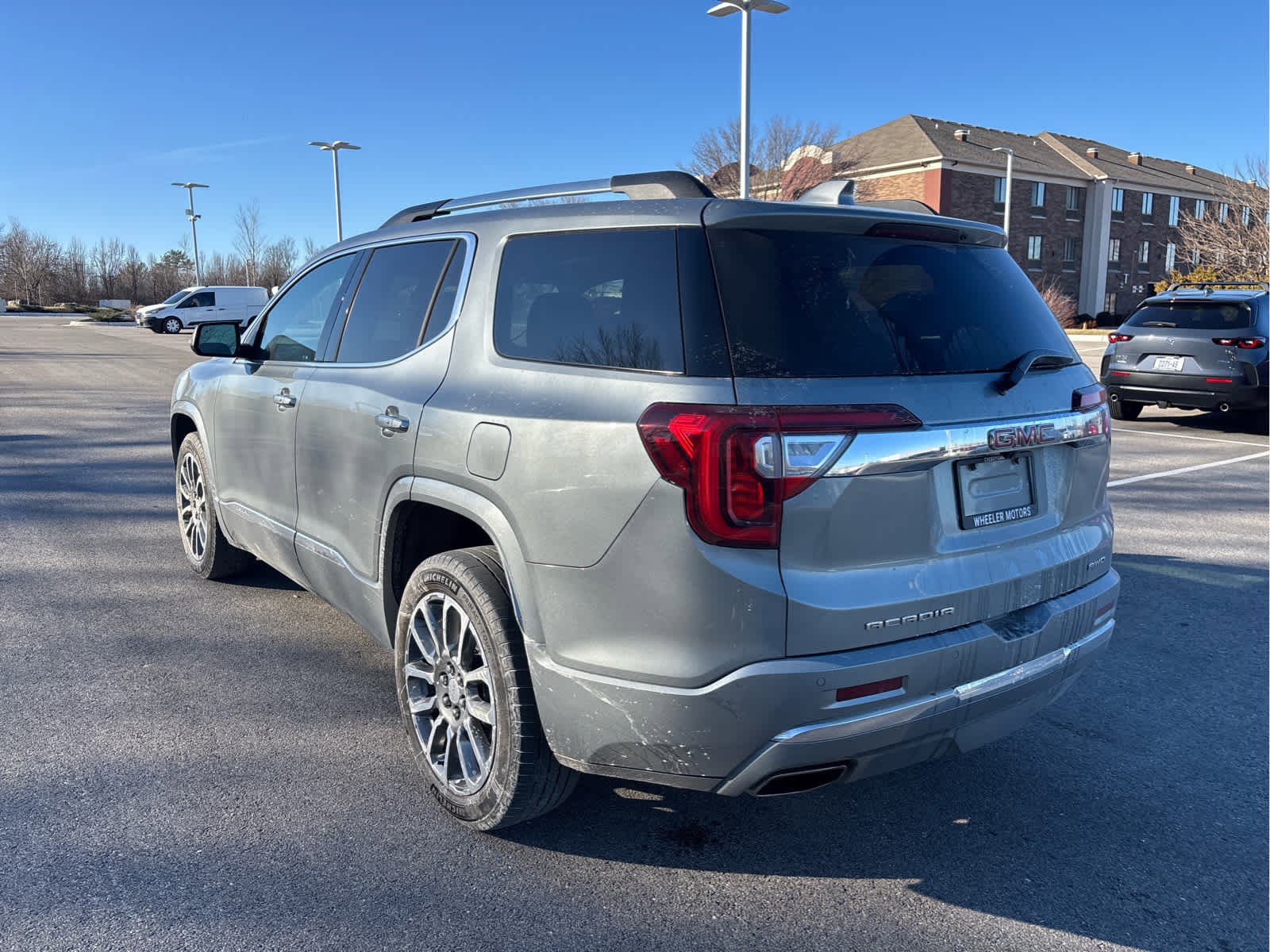 Used 2023 GMC Acadia Denali image 3