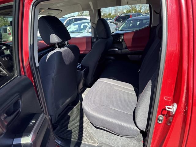 Used 2022 Toyota Tacoma SR5 w/ Technology Package AWD/4WD image 16