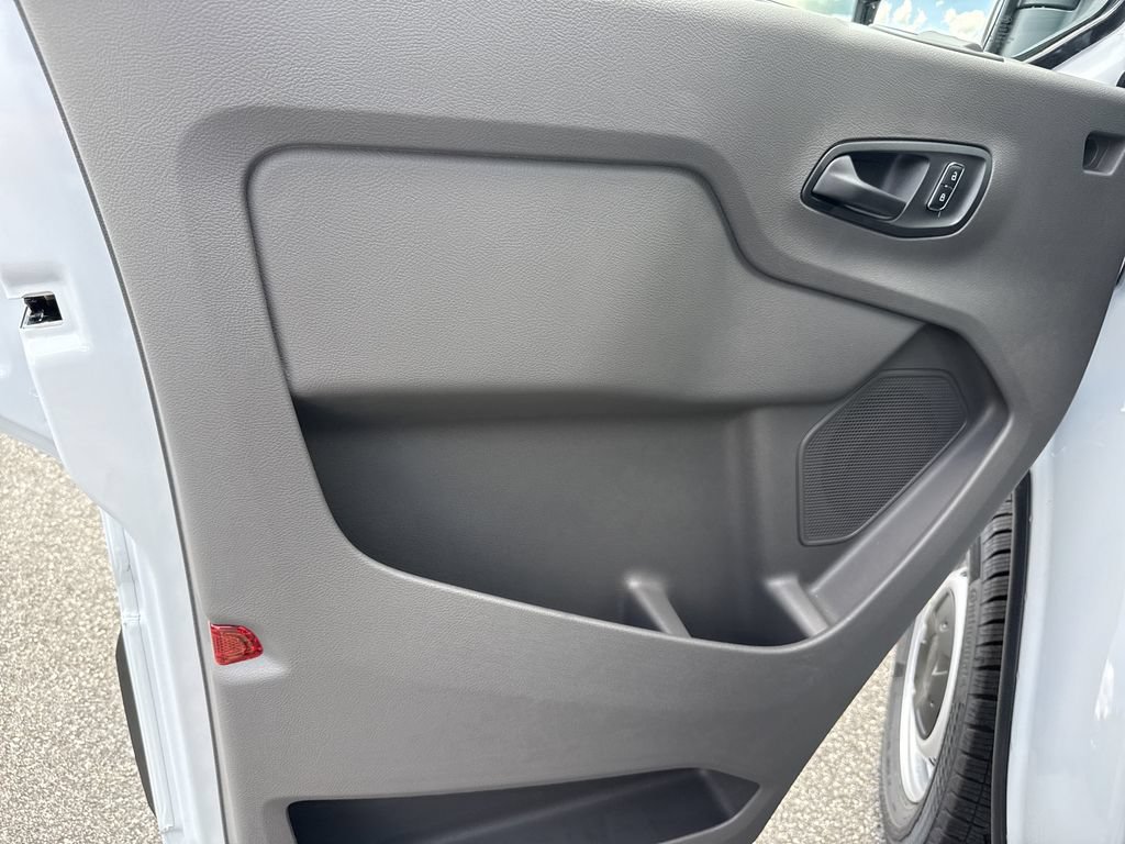 New 2026 Ford Transit 250 148 Medium Roof RWD image 10