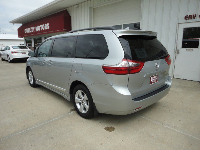 Used 2020 Toyota Sienna LE image 10