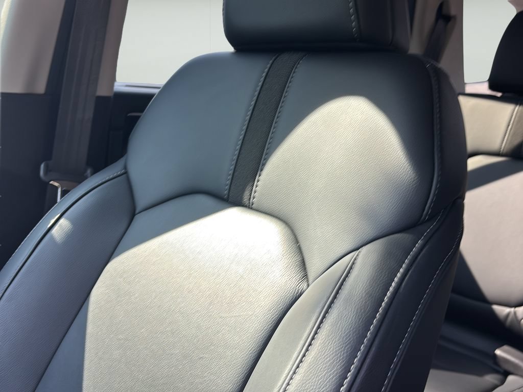 Used 2025 Honda Pilot EX-L image 41