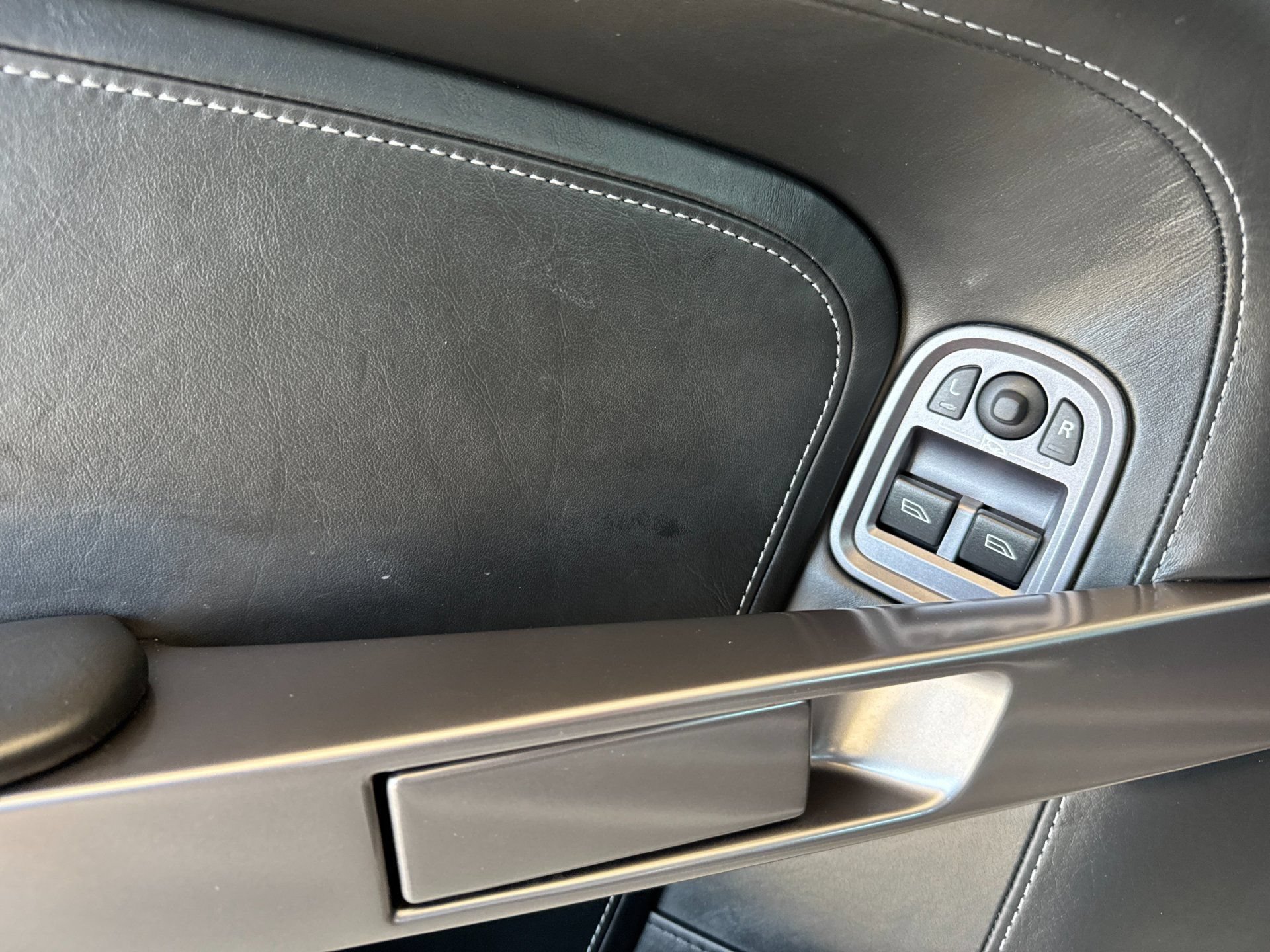 Used 2007 Aston Martin DB9 Coupe RWD image 12