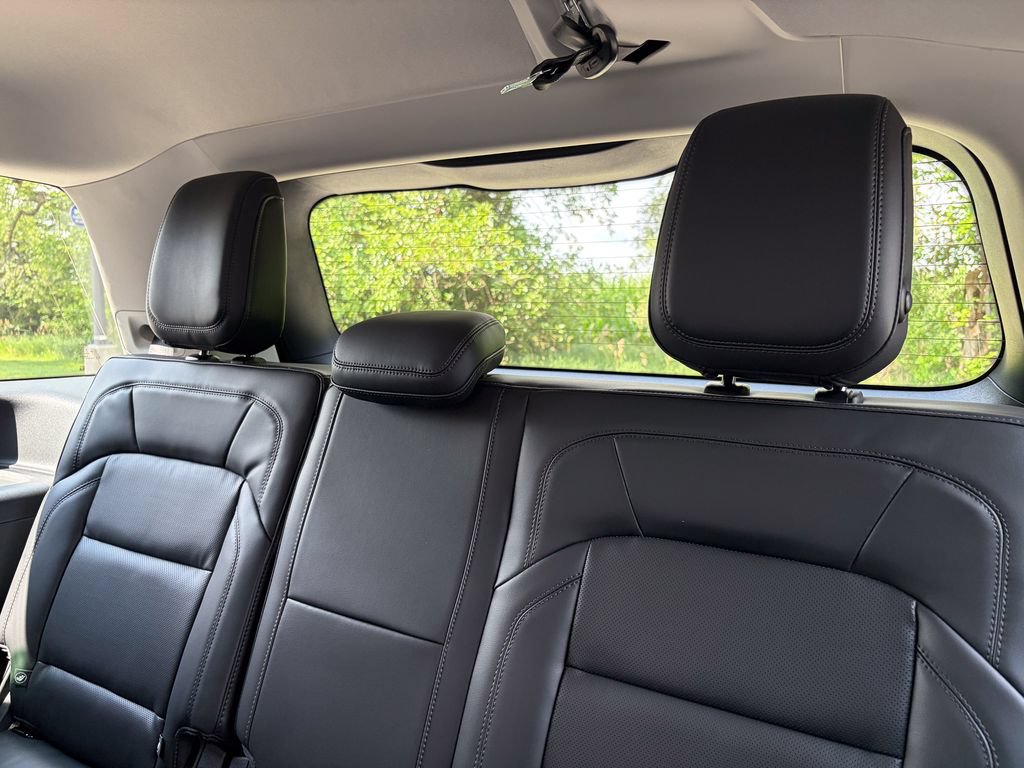 New 2027 Lincoln Navigator Premiere AWD/4WD image 20