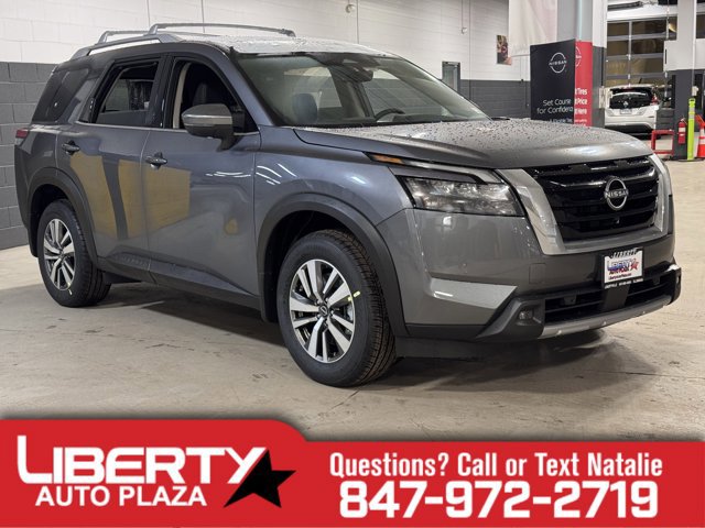 New 2025 Nissan Pathfinder SL image 1