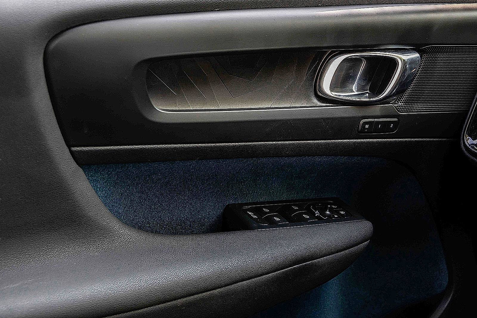 Used 2023 Volvo XC40 Recharge Plus w/ Protection Package Premier image 14