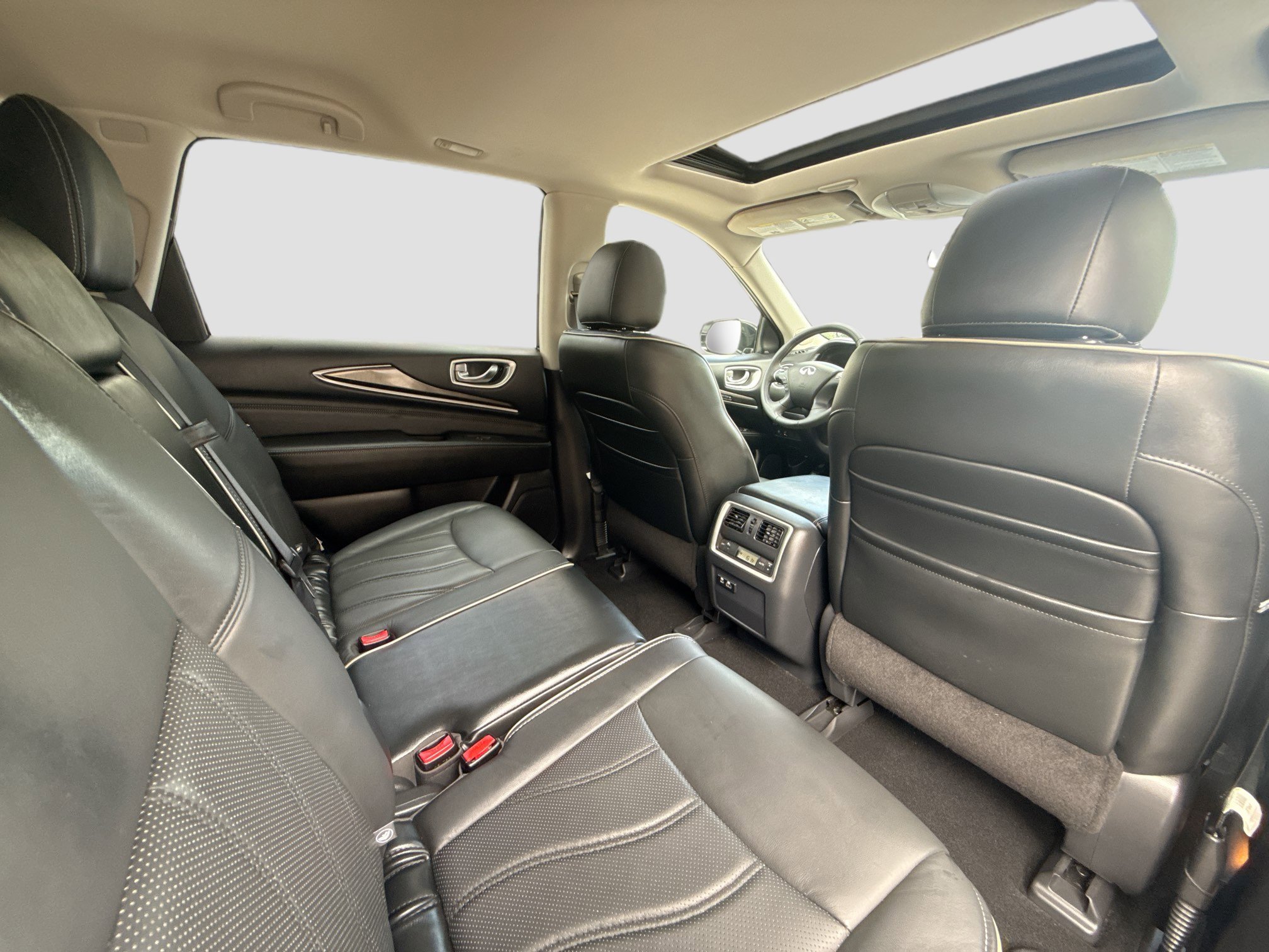 Used 2019 INFINITI QX60 Luxe w/ Essential Package image 31