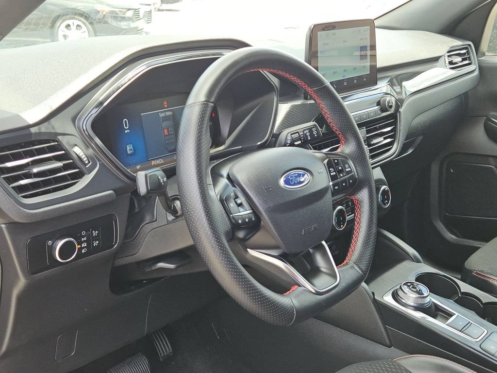 Used 2025 Ford Escape ST-Line AWD/4WD image 13