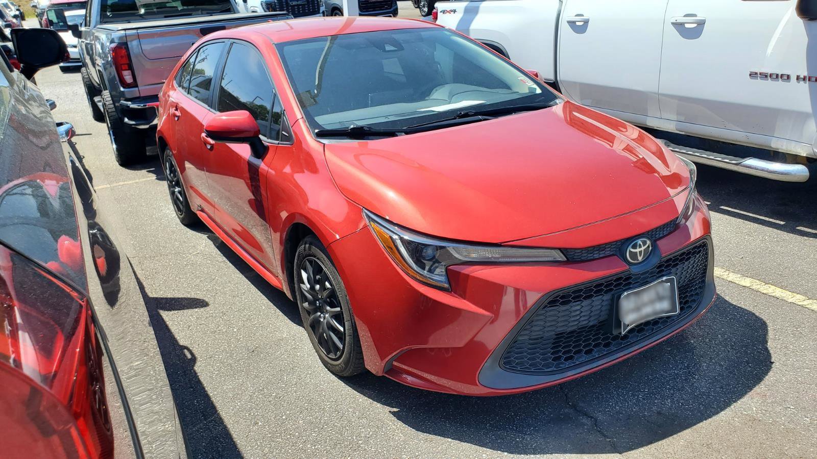 Used 2020 Toyota Corolla LE image 2