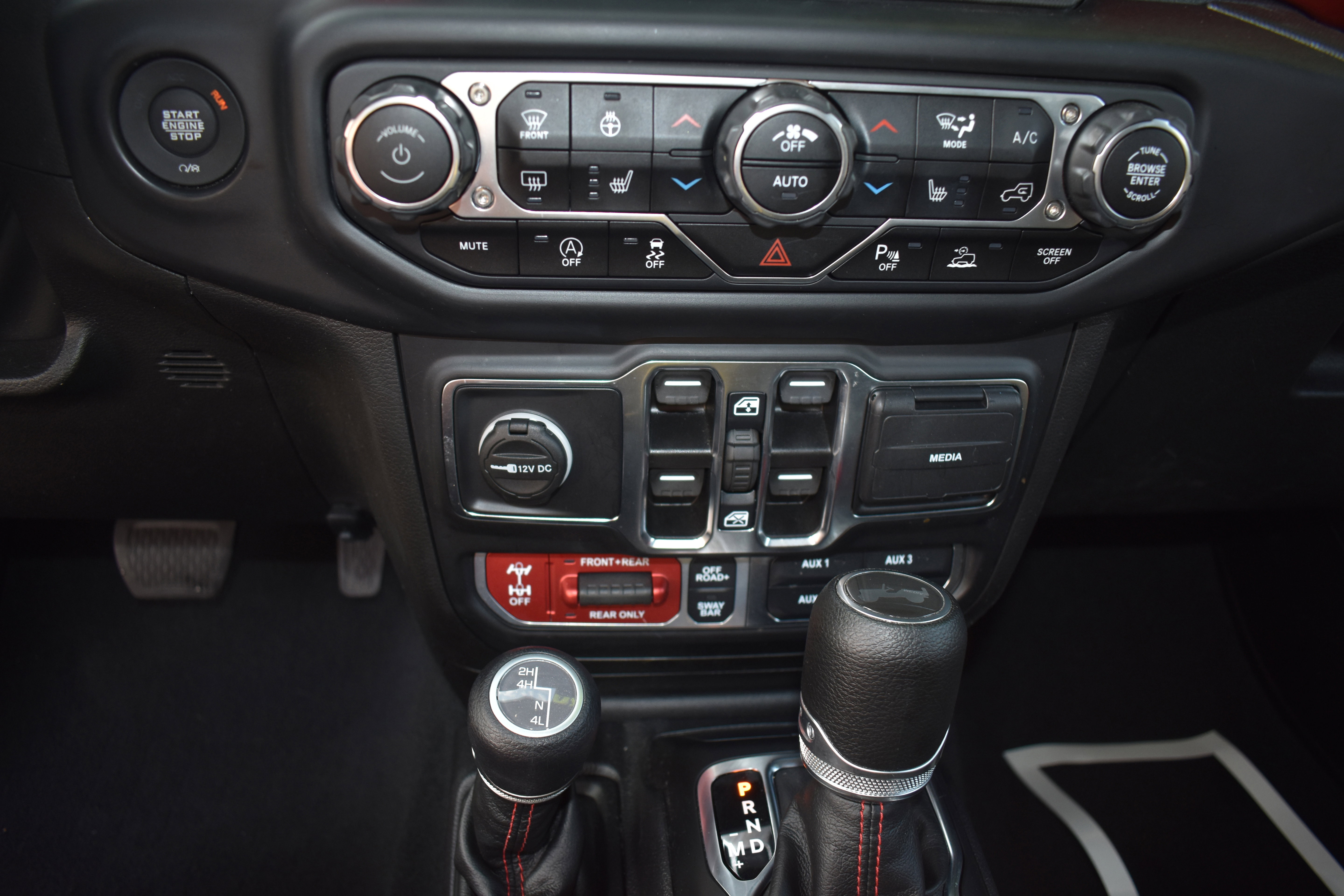 Used 2022 Jeep Wrangler Unlimited Rubicon w/ LED Lighting Group image 22