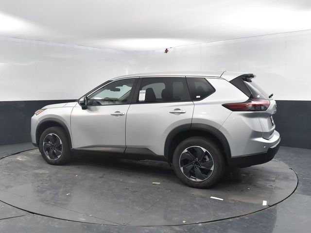 Used 2024 Nissan Rogue SV image 8