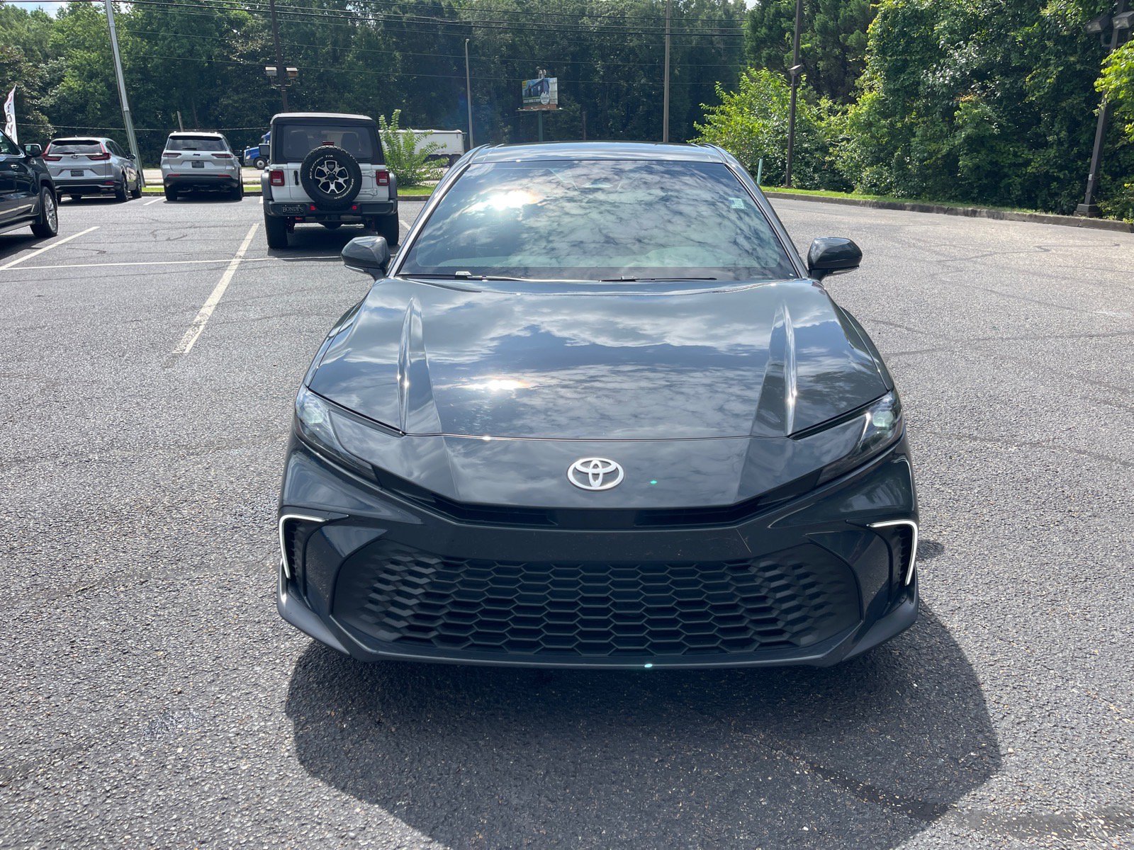 Used 2025 Toyota Camry SE w/ Multimedia Upgrade Package FWD image 2