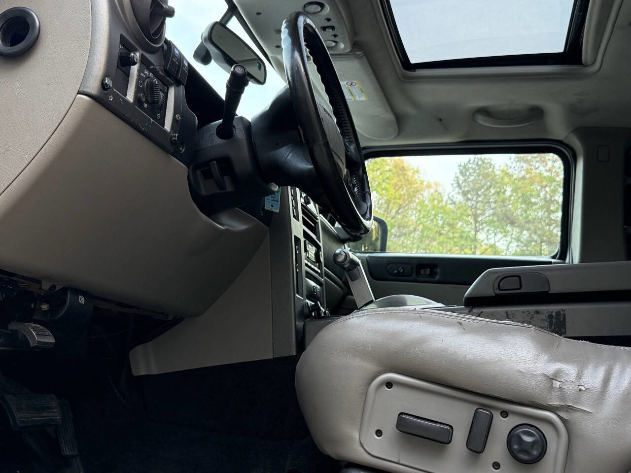Used 2003 HUMMER H2 w/ Preferred Equipment Group image 25