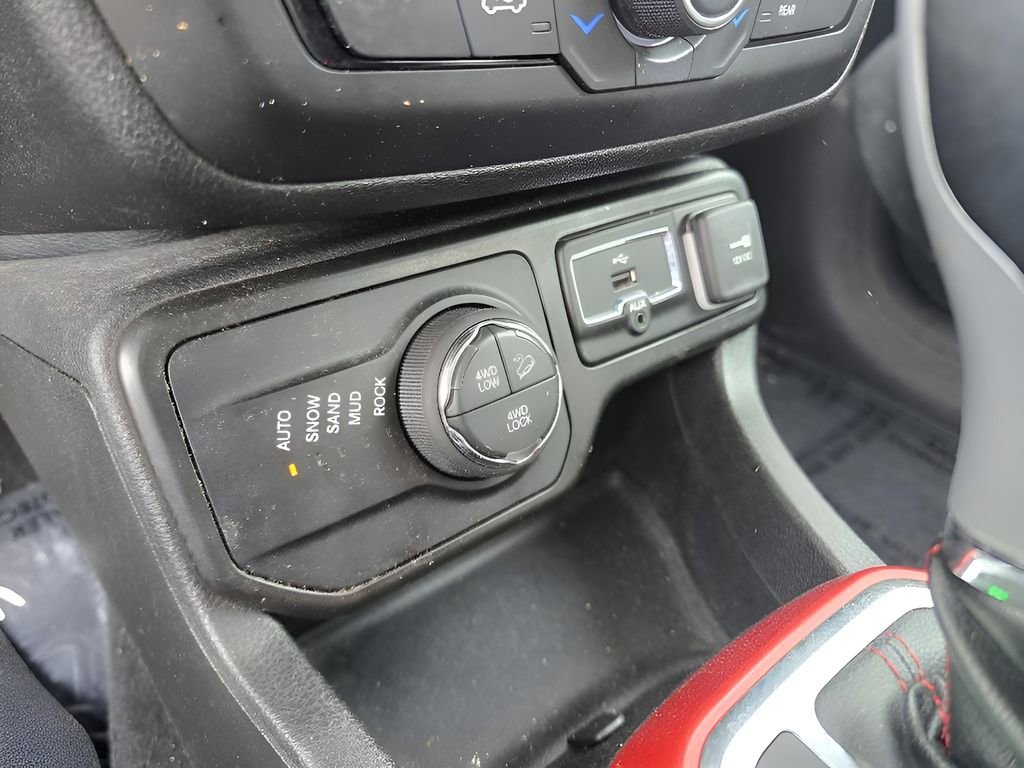 Used 2020 Jeep Renegade Trailhawk w/ Premium Leather Group image 20