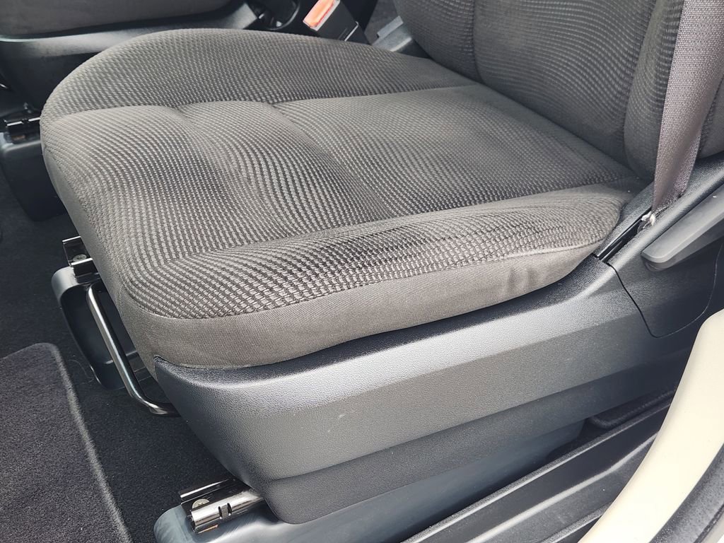 Used 2020 Dodge Grand Caravan SE w/ UConnect Hands-Free Group image 22
