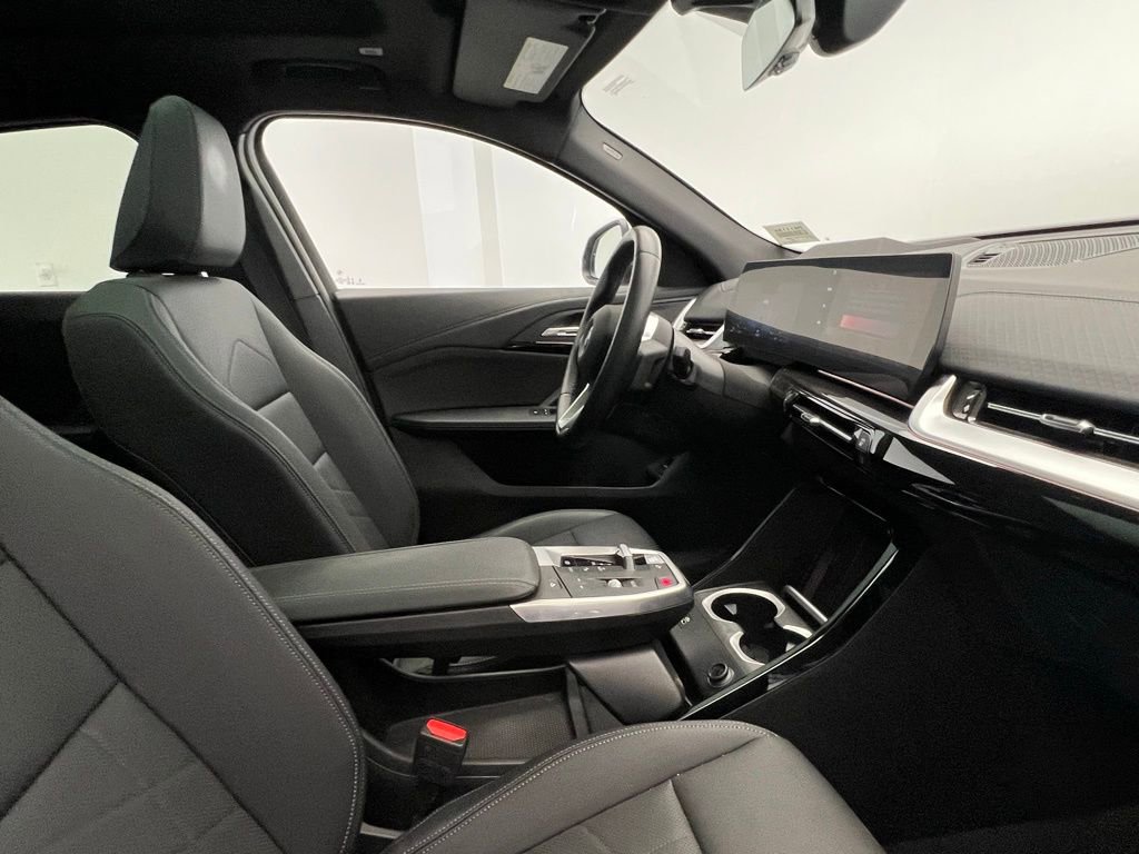 Certified 2025 BMW X2 xDrive28i image 6