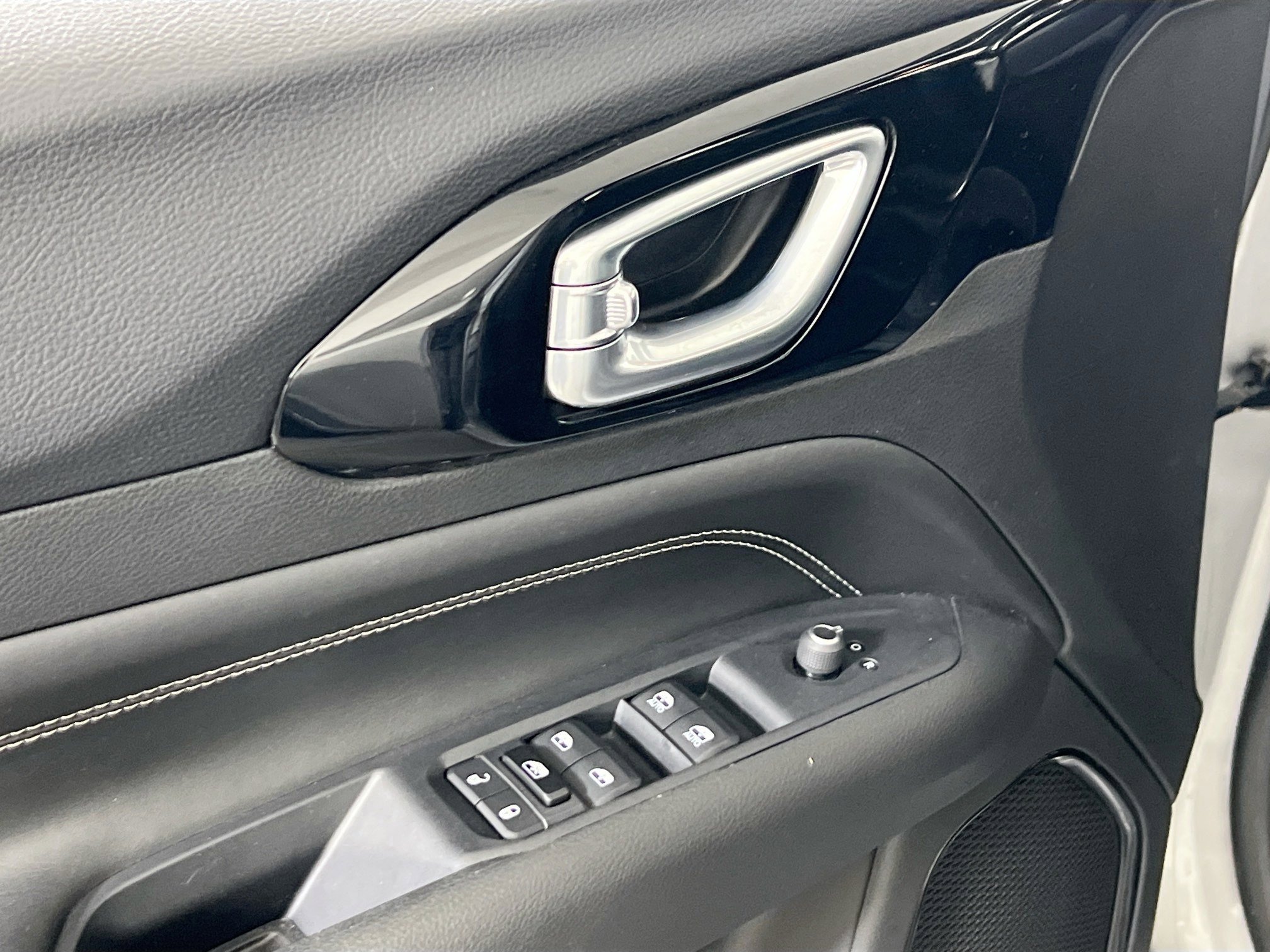 Used 2022 Jeep Compass Altitude w/ Convenience Group image 17