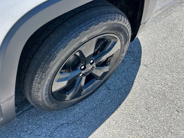 Used 2017 Jeep Cherokee High Altitude AWD/4WD image 22