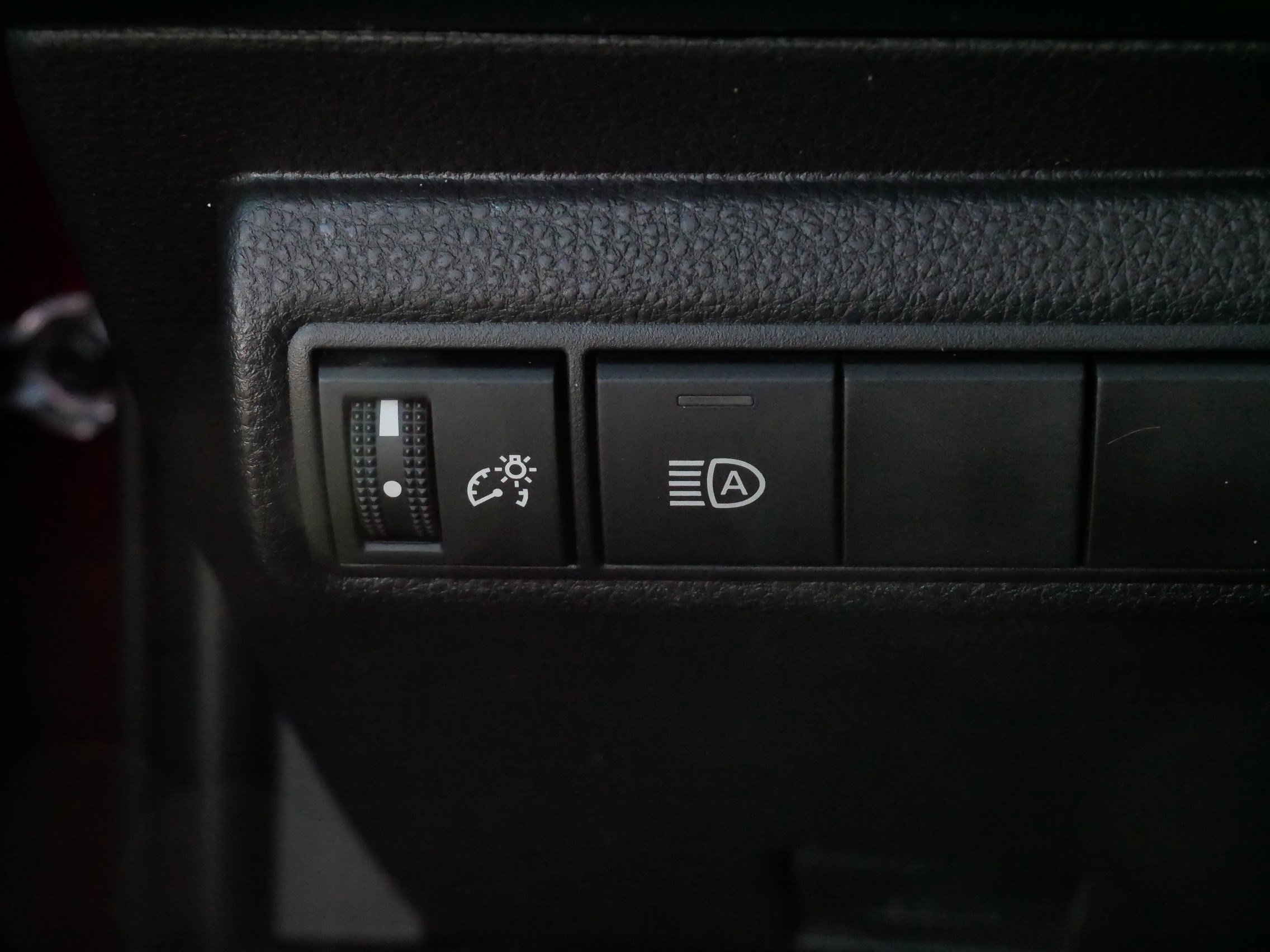 Certified 2025 Toyota Corolla LE image 27