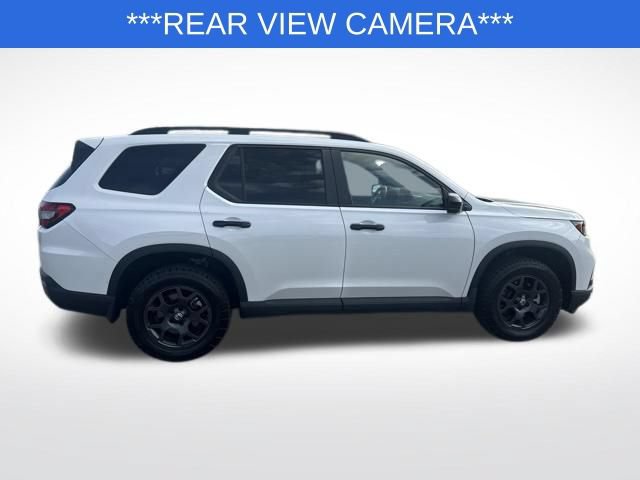 Used 2025 Honda Pilot TrailSport image 4