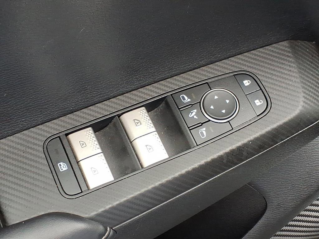 Used 2024 Mitsubishi Outlander SE image 14