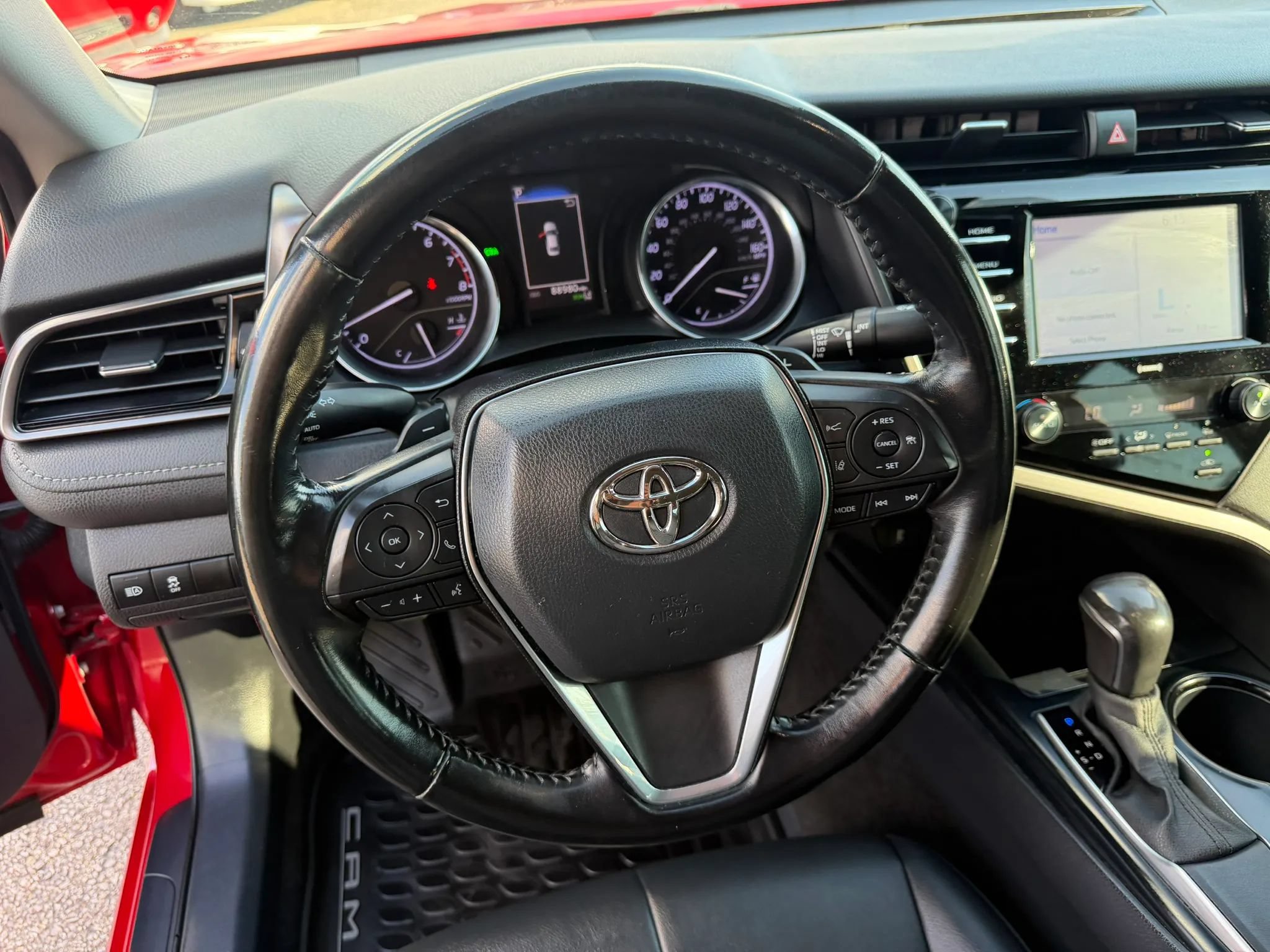 Used 2020 Toyota Camry SE w/ Convenience Package FWD image 27