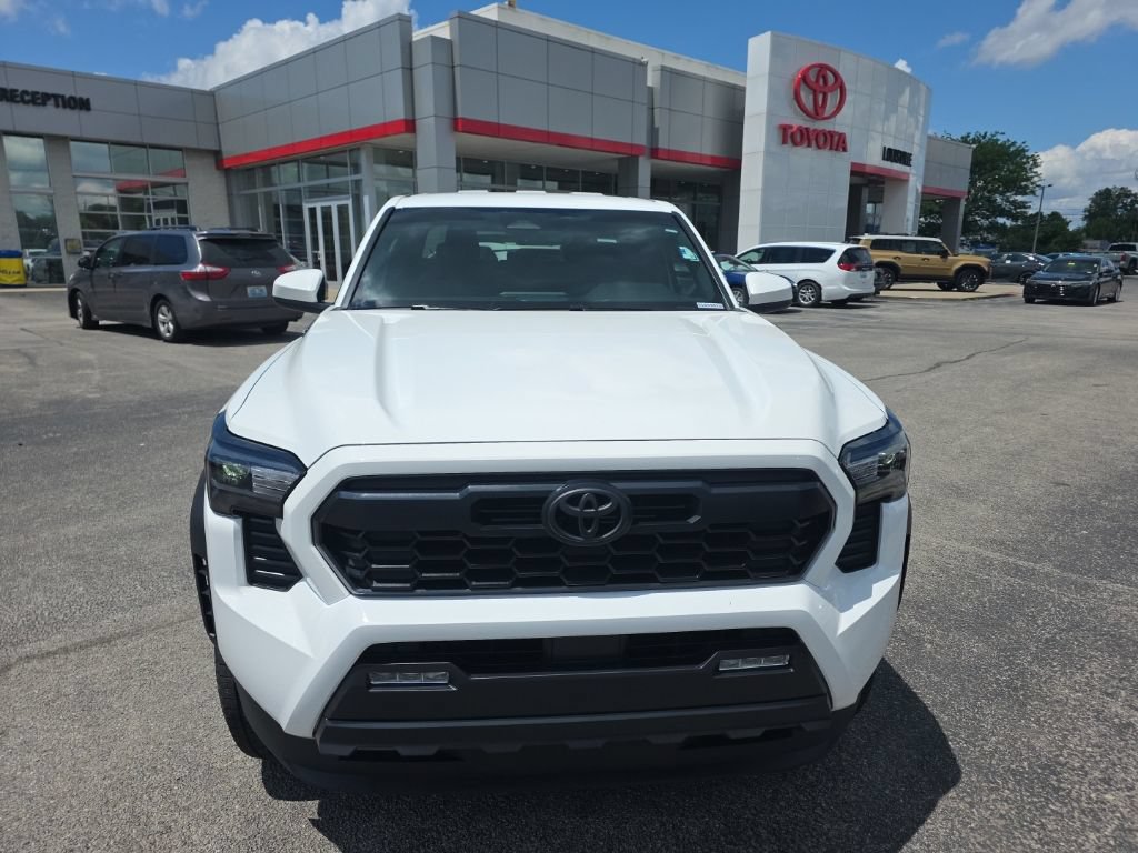 Certified 2025 Toyota Tacoma TRD Off-Road AWD/4WD image 2