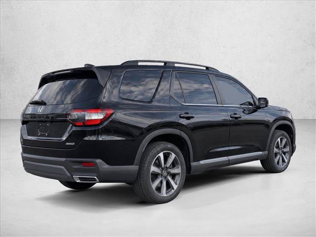Used 2025 Honda Pilot Touring image 7