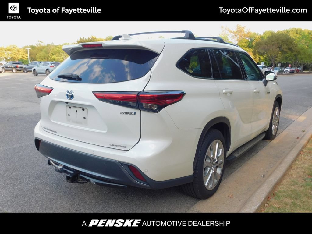Used 2021 Toyota Highlander Limited FWD image 11