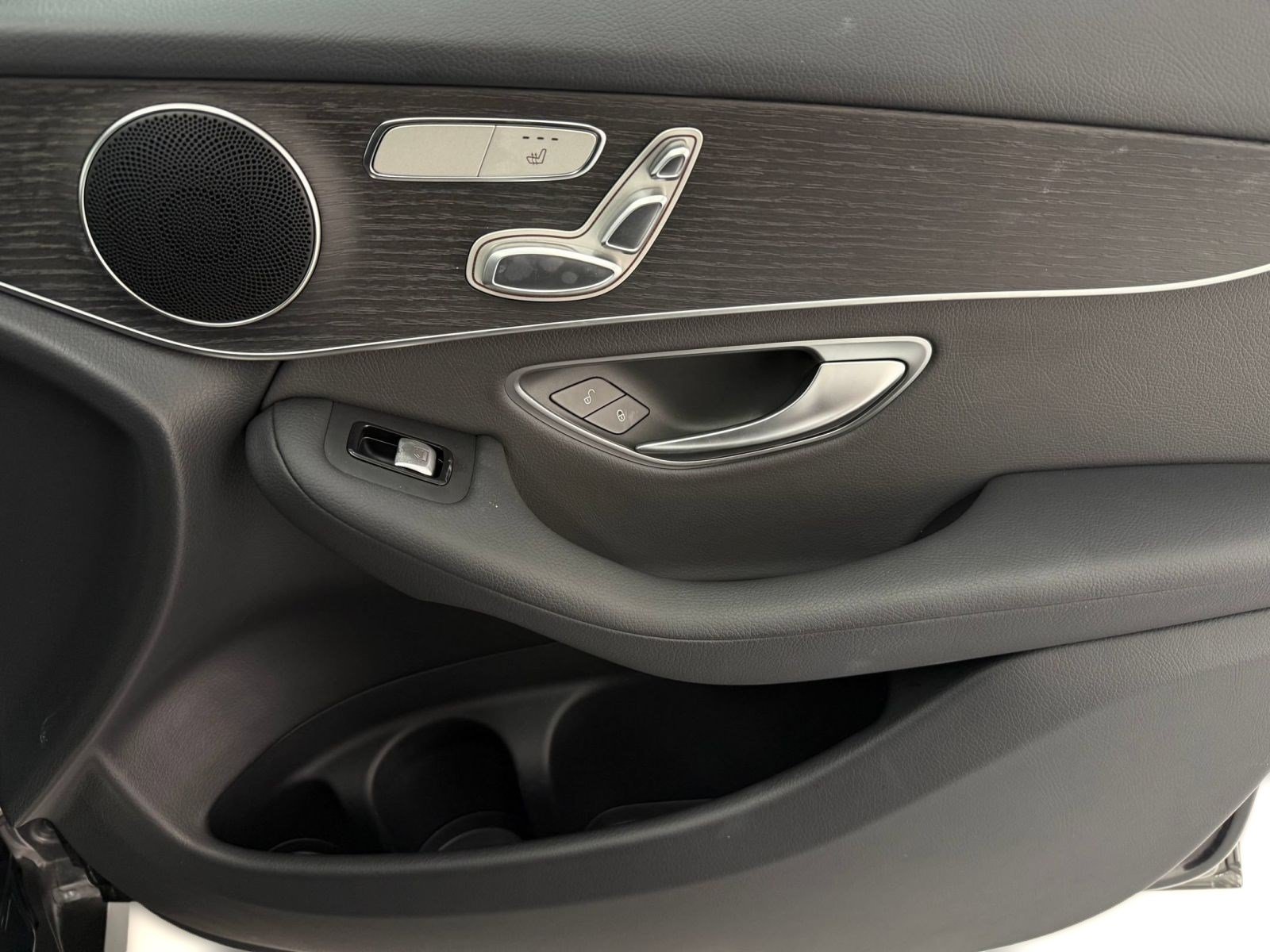Used 2022 Mercedes-Benz GLC 300 image 27