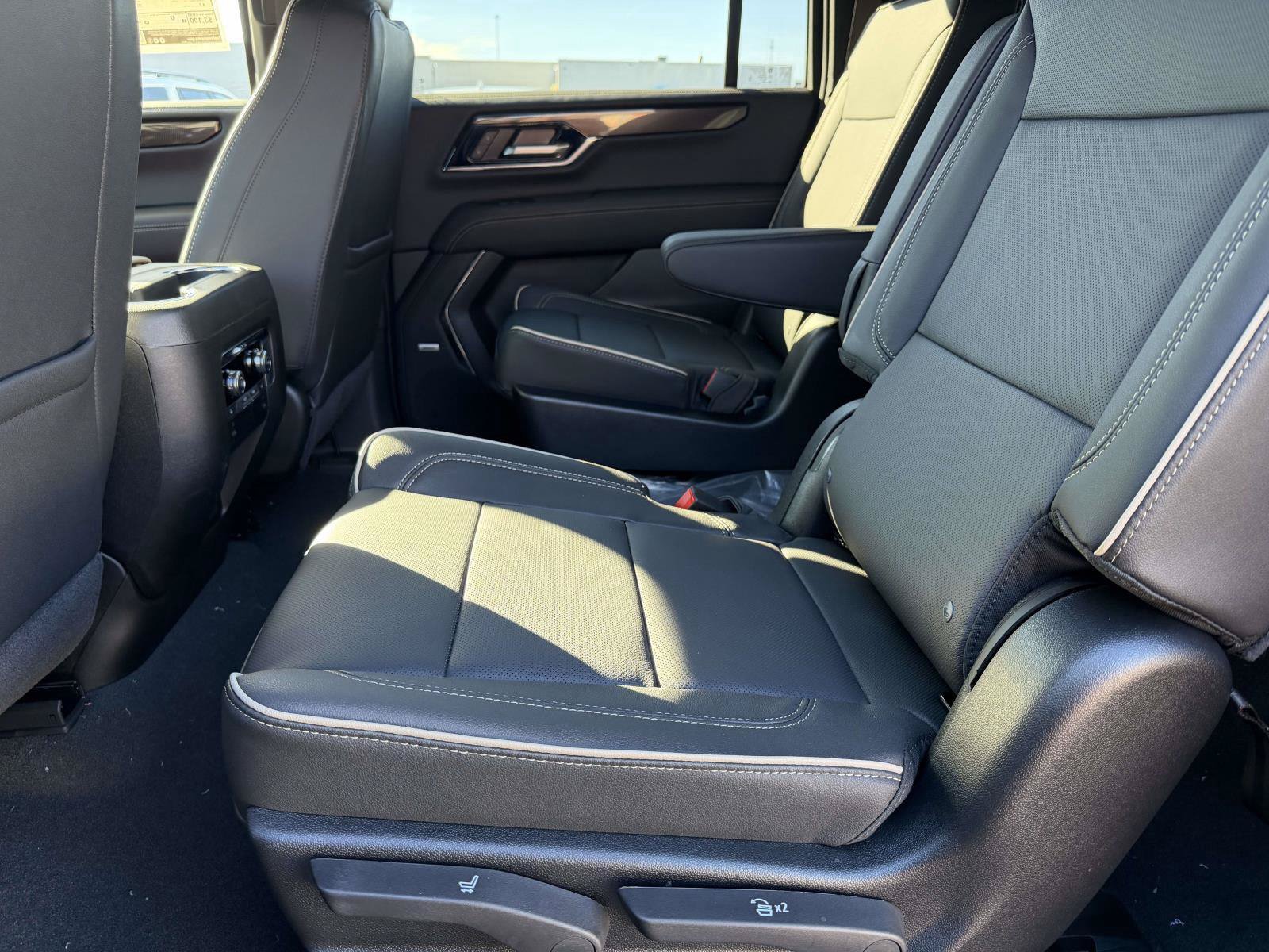 New 2026 GMC Yukon XL Elevation AWD/4WD image 8
