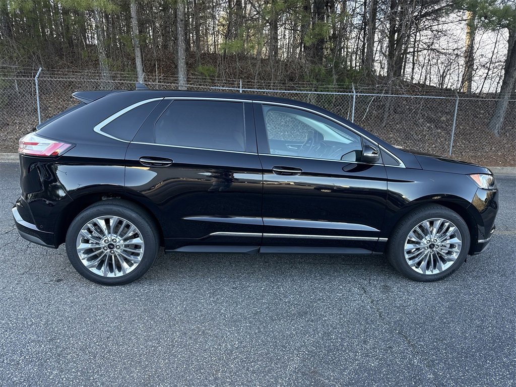 Used 2021 Ford Edge Titanium w/ Equipment Group 301A image 8