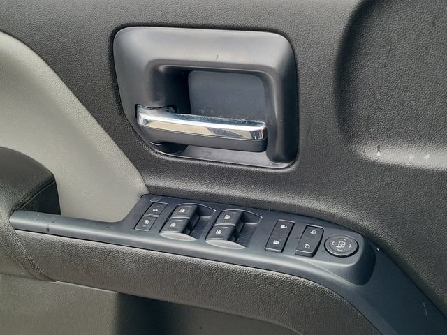 Used 2018 Chevrolet Silverado 1500 Custom w/ Custom Value Package AWD/4WD image 16