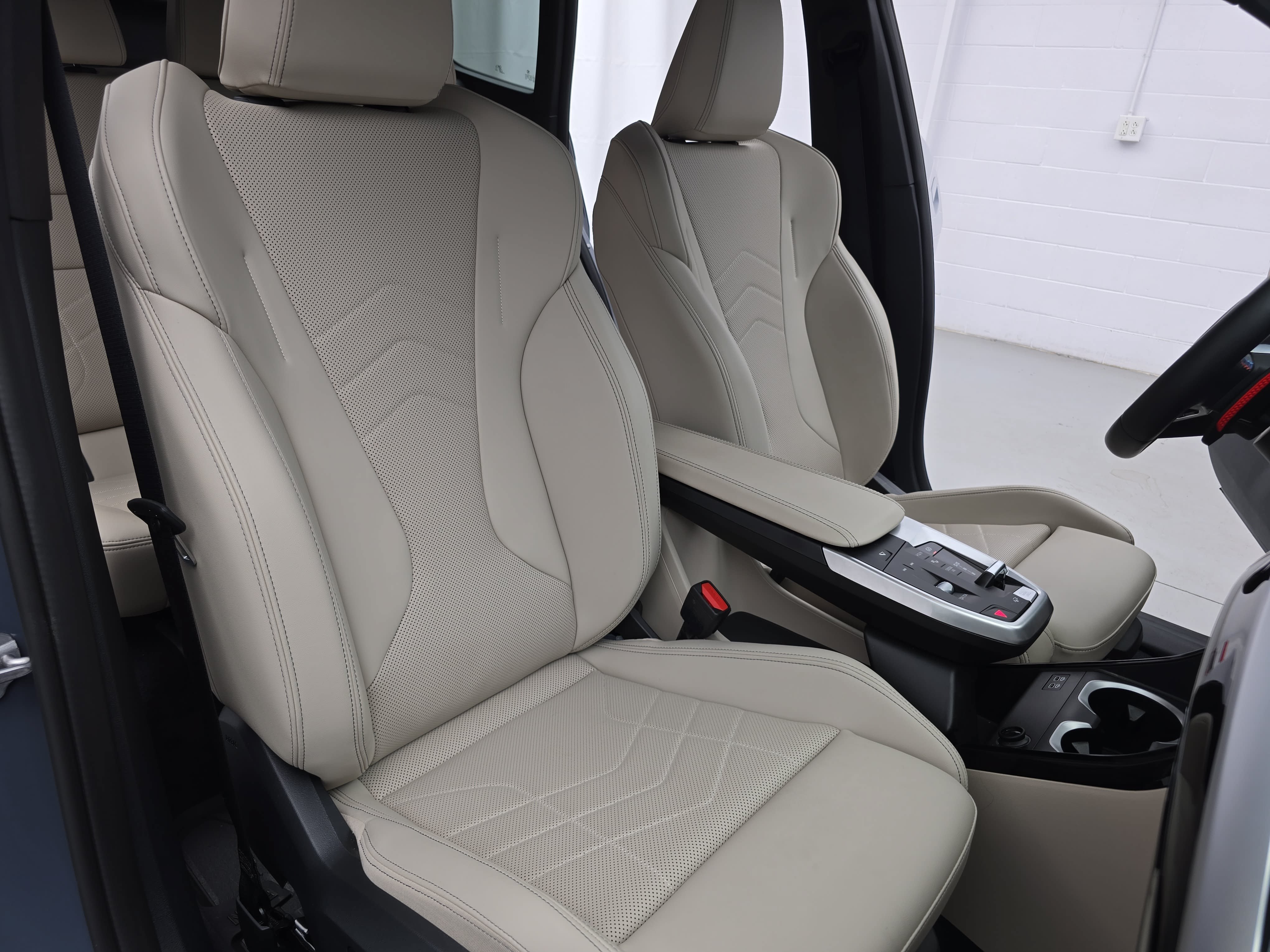 Used 2025 BMW X1 M35i w/ Premium Package AWD/4WD image 12