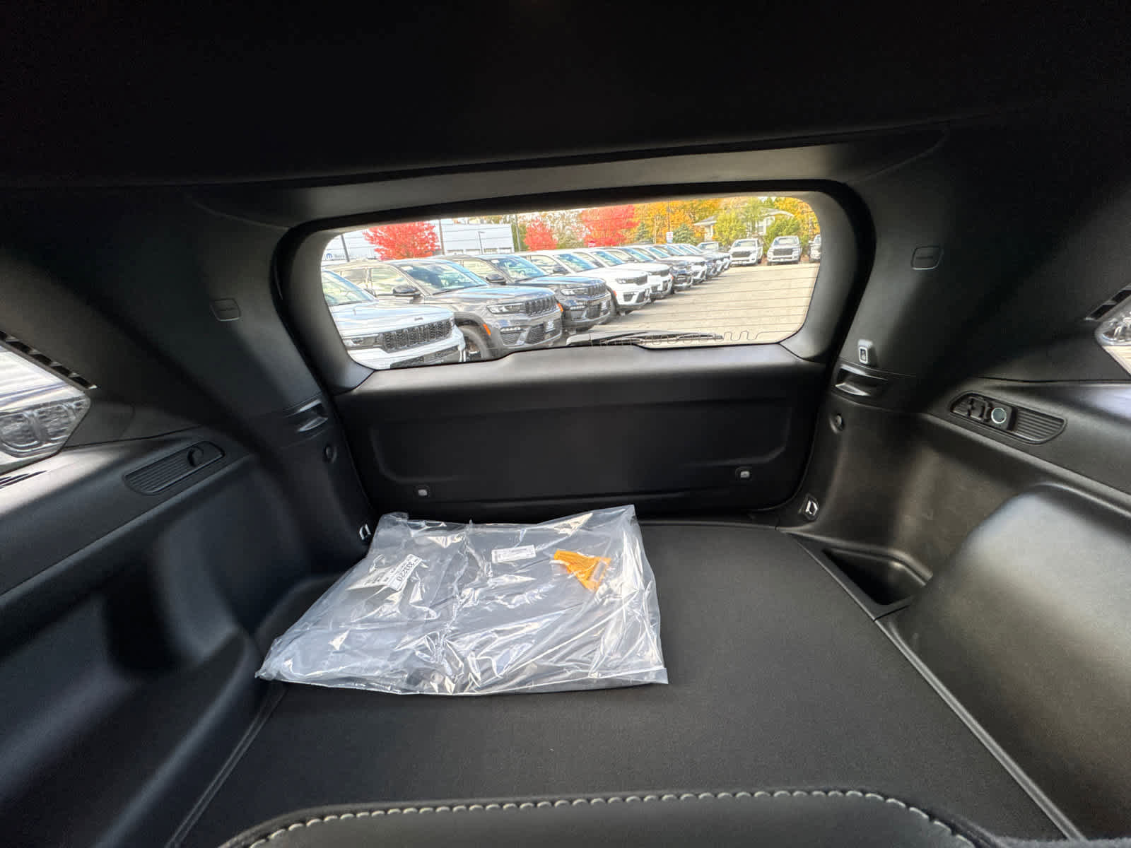 New 2025 Jeep Grand Cherokee Limited w/ Trailer Tow Package image 36