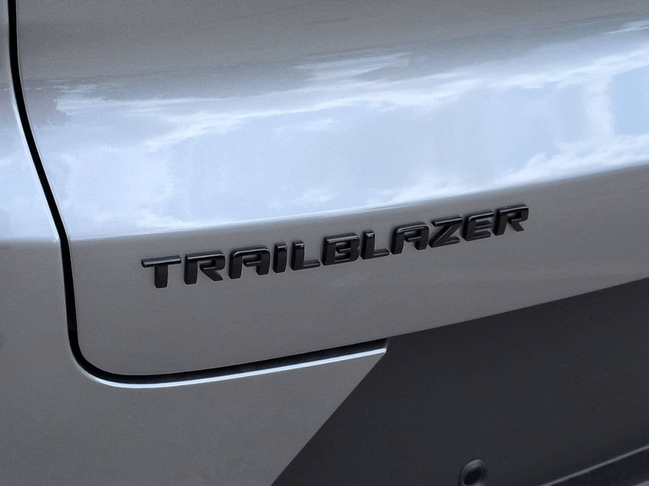 New 2026 Chevrolet TrailBlazer LT w/ Midnight Edition FWD image 6