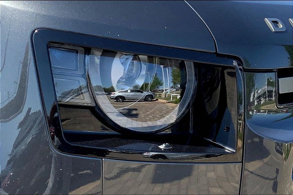 Used 2021 Land Rover Defender 110 X-Dynamic HSE AWD/4WD image 29