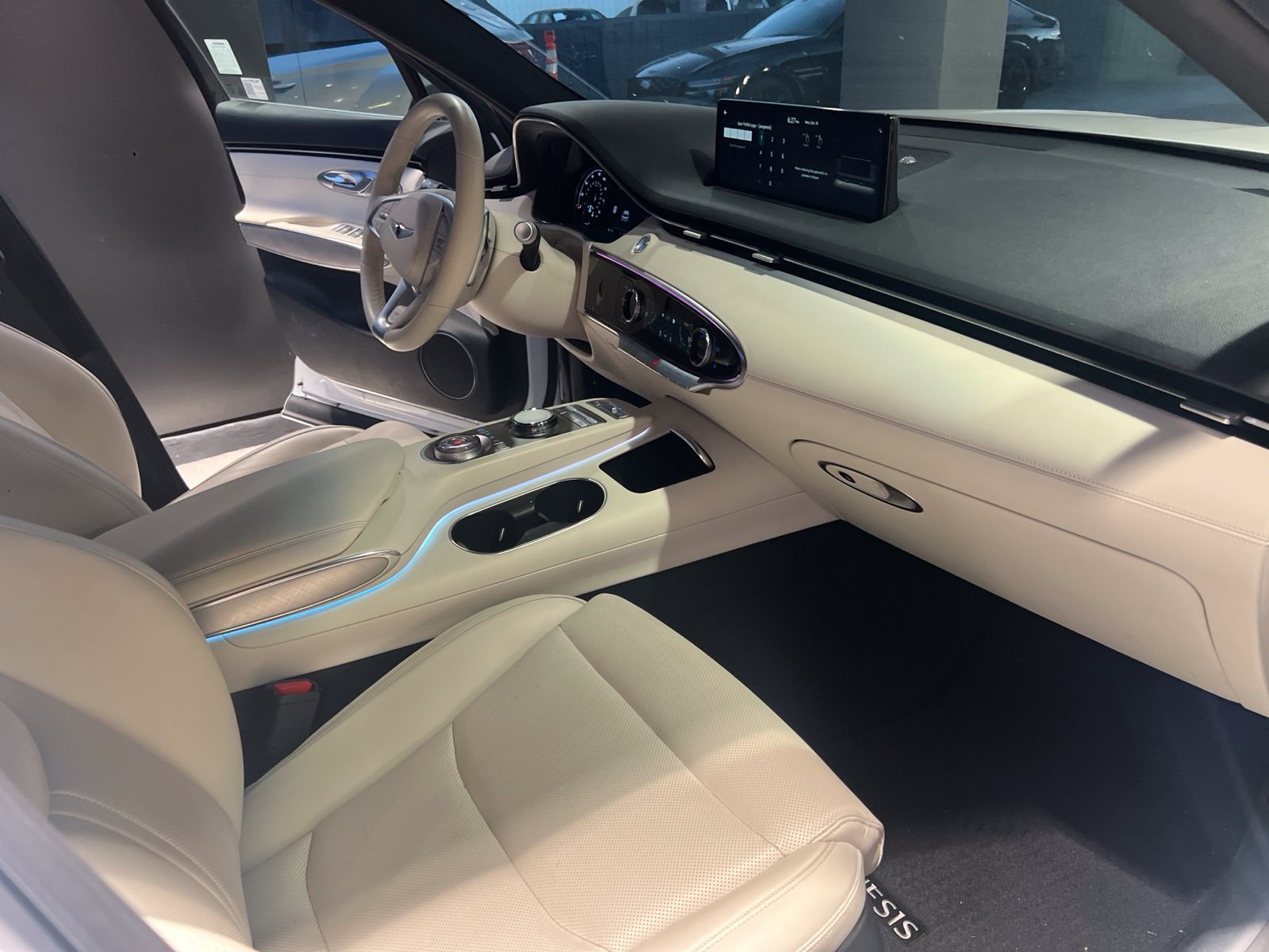 Used 2025 Genesis Electrified GV70 AWD/4WD image 23
