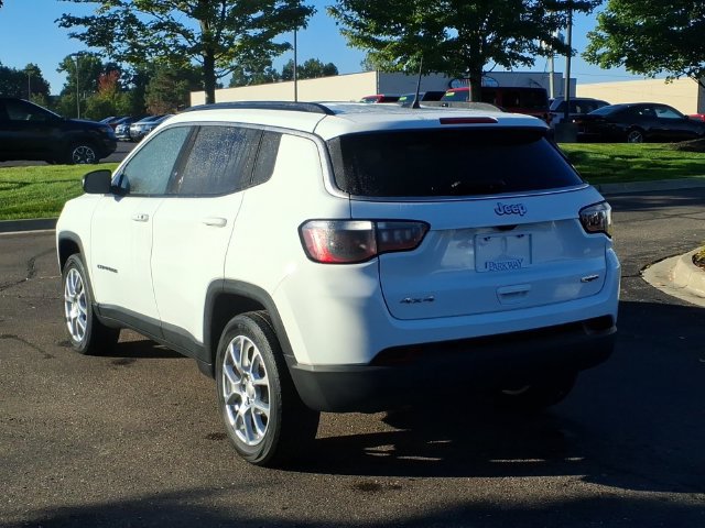 Certified 2023 Jeep Compass Latitude AWD/4WD image 6