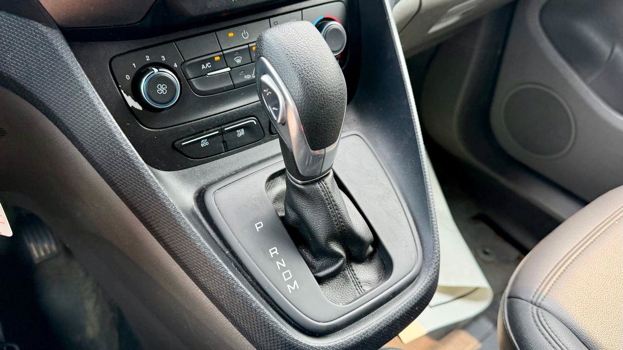 Used 2022 Ford Transit Connect XL FWD image 20