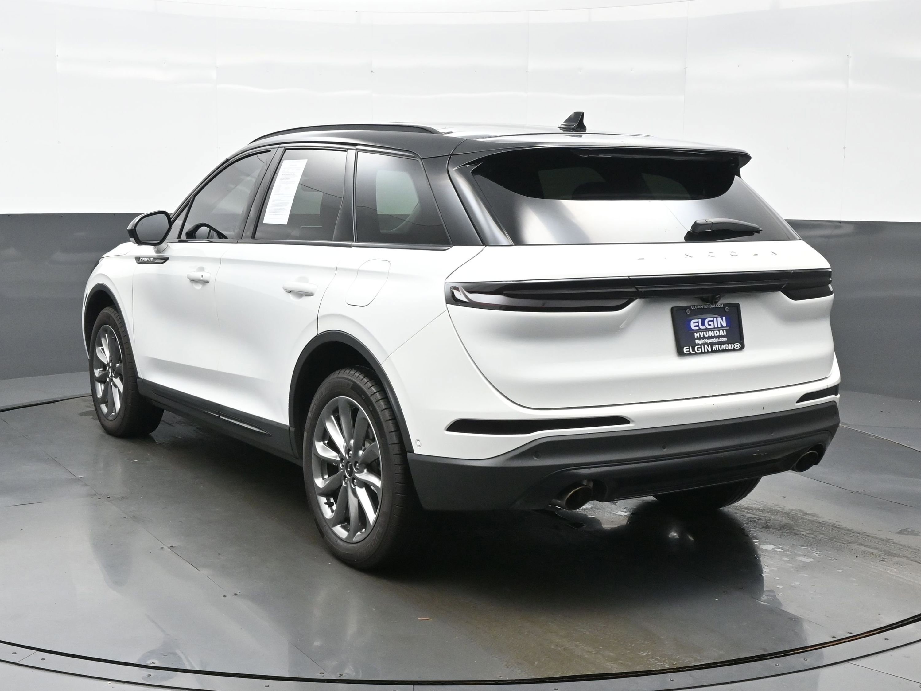 Used 2022 Lincoln Corsair AWD w/ Premium Package image 4